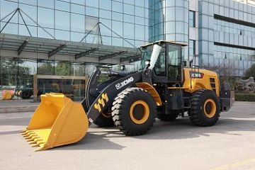 Фронтальный погрузчик XCMG XC968
