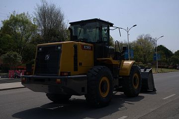Фронтальный погрузчик XCMG XC953