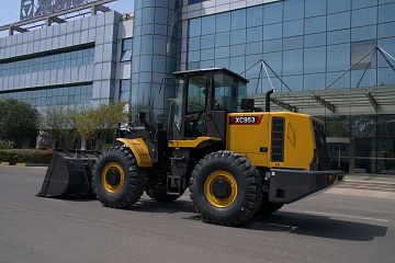 Фронтальный погрузчик XCMG XC953