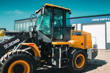 Фронтальный погрузчик XCMG LW330RU