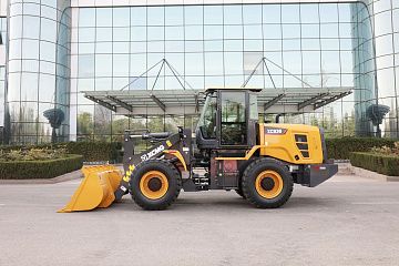 Фронтальный погрузчик XCMG XC938