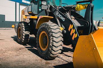 Фронтальный погрузчик XCMG LW330RU